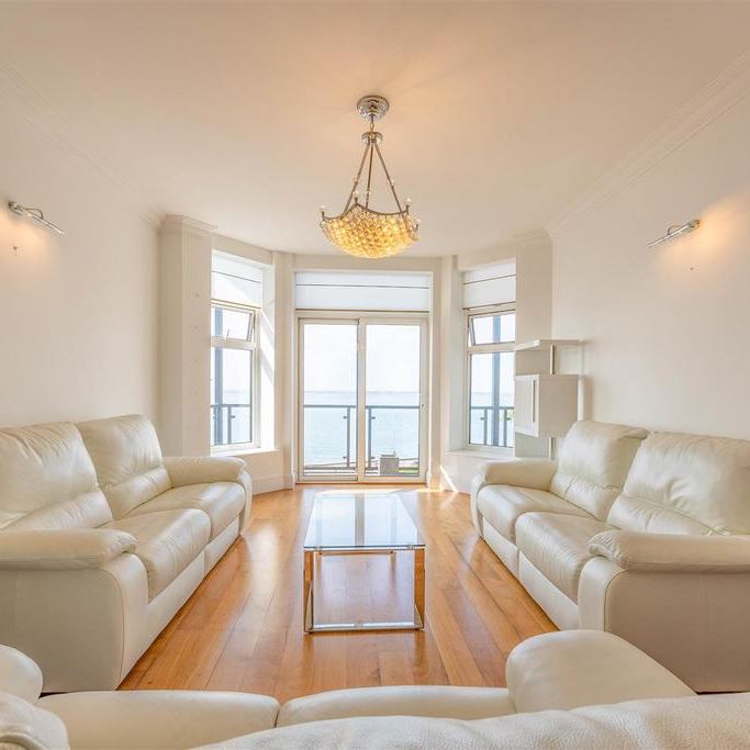 3 bedroom apartment to rent - Photo 1