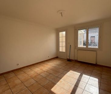 MAISON DE VILLE - Photo 2