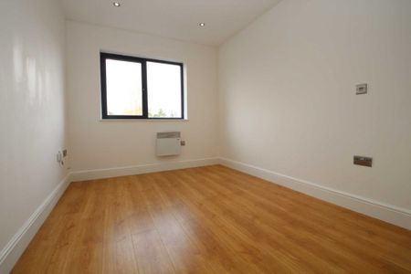 1 bed Apartment for rent - Photo 2