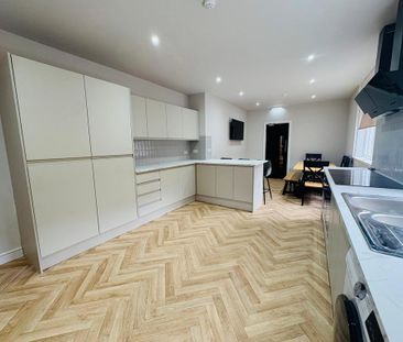 1 bedroom house of multiple occupation to rent - Photo 4