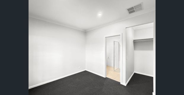 🏠 Brand New 4-Bedroom in Eynesbury - $350pw - Photo 1