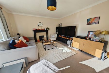 Edwin Jones Green, SO15 - Photo 3