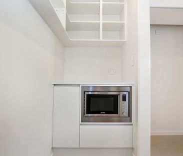 Quality Townhouse Living in The Carlyle Terraces - Photo 4