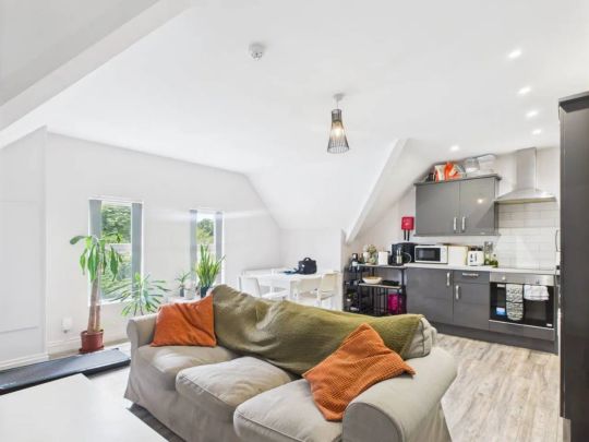 Apartment 6, 12 - Photo 1