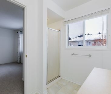 For Lease - 13 Villandry Street, Barrhaven, Ontario - Photo 2