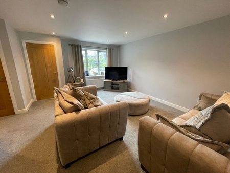3 bedroom terraced house to rent - Photo 3