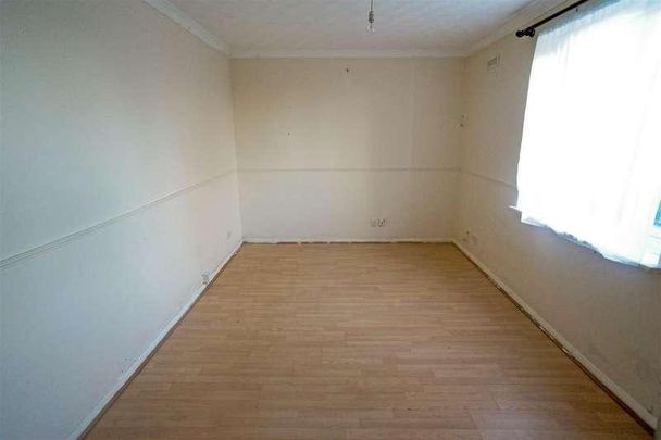 Mandeville Court, London, E4 - Photo 1