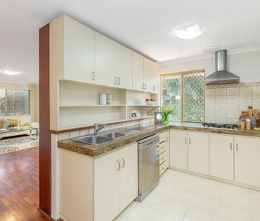 LARGE 4x2 HOME IN WEMBLEY DOWNS! - Photo 1