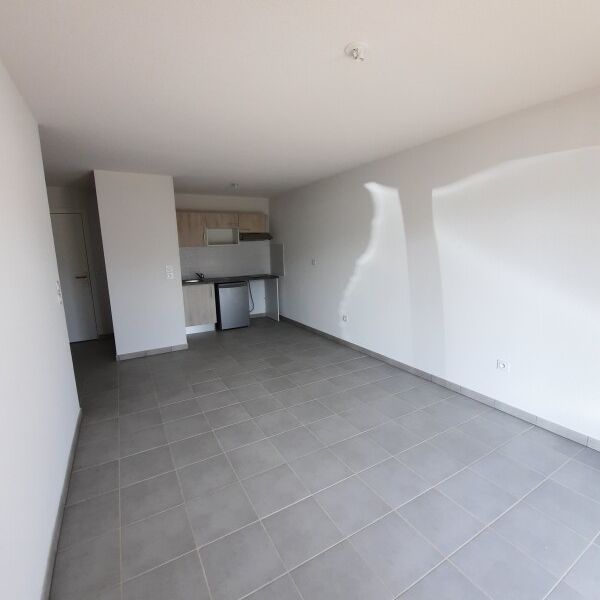 Location Appartement 2 pièces 40m² ROQUES 31120 - Photo 1
