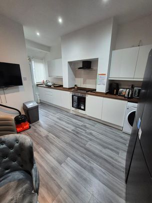 Hall Lane - Photo 1