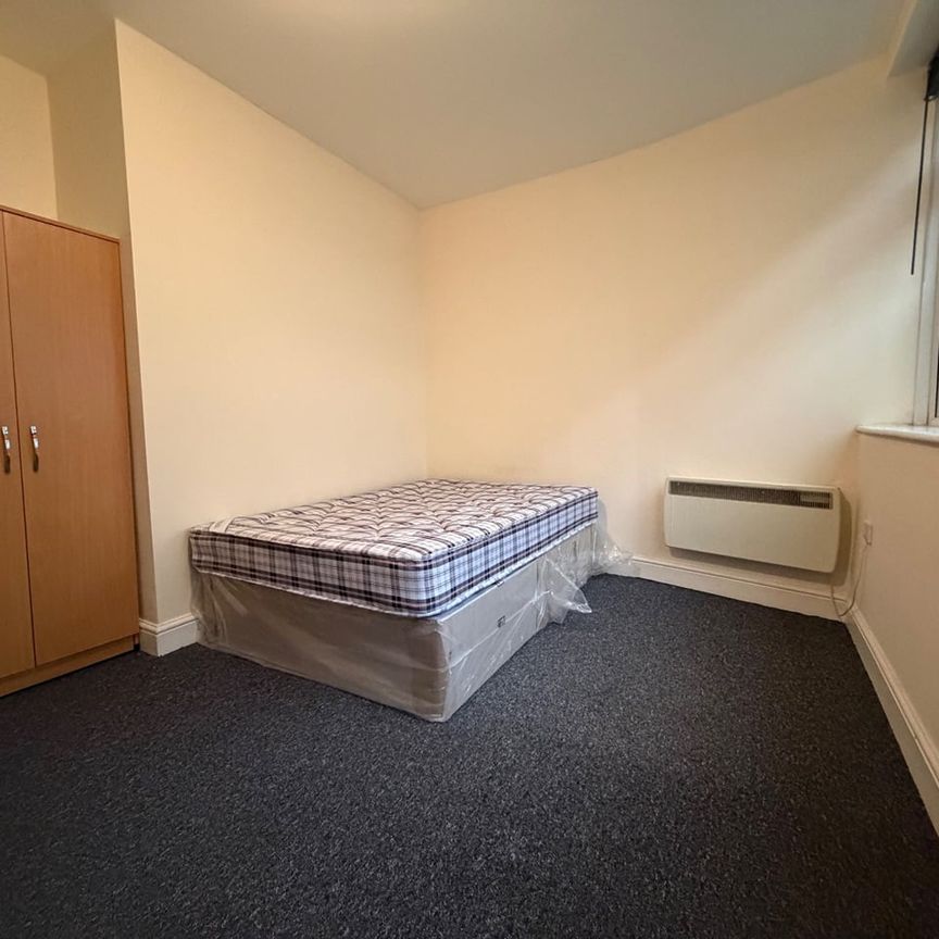 Studio Flat, London Road, SO15 - Photo 1