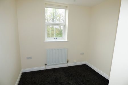4 bed town house to rent in The Cedars, Boldon Lane, South Shields, NE34 - Photo 2
