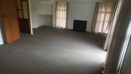 Spacious 4 Bedroom Home in Tranquil Wainui - Photo 3