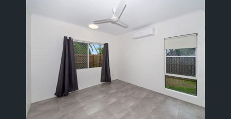 Private Duplex with fully fenced yard - Photo 3