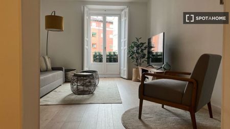 1 room luxury Flat for rent in Madrid, Spain - Photo 4
