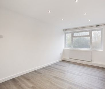 3 bedroom flat to rent - Photo 1