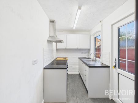 2 bedroom terraced house to rent - Photo 5