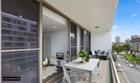 MGM MARTIN - AIR CONDITIONED TWO BEDROOM APARTMENT - Photo 5