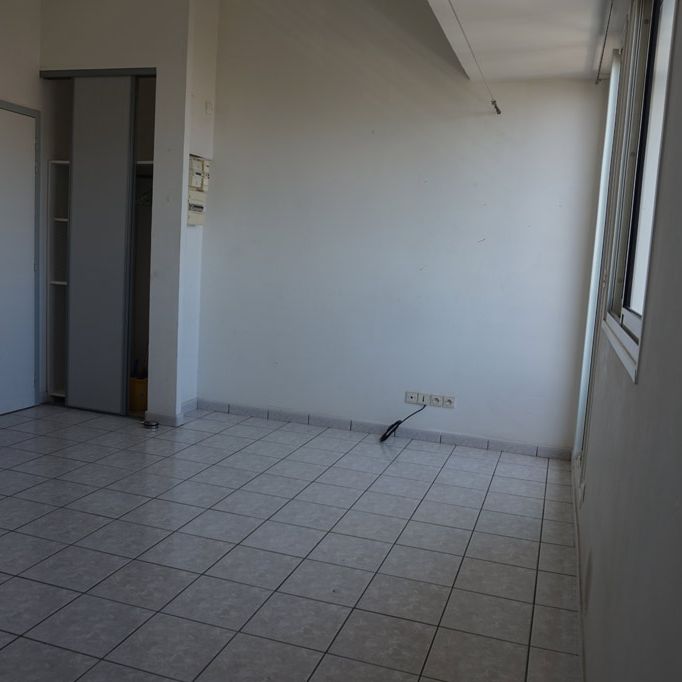 STUDIO - 18,30 m² TAMPON (97430) - Photo 1