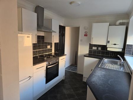 2 bedroom flat to rent - Photo 5