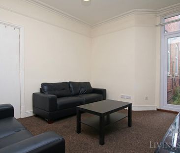 4 bedroom terraced house to rent - Photo 1
