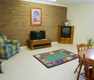 8 Kyalla Place Bourkelands NSW - Photo 3