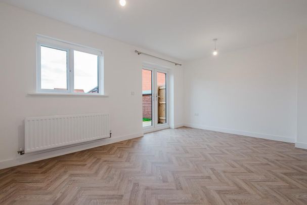 4 bedroom semi-detached house to rent - Photo 1