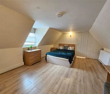 Flat 3, 37c High Street, Mildenhall, Bury St. Edmunds - Photo 2