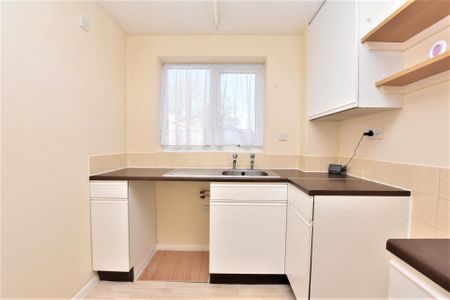 1 bedroom end of terrace to rent Coulsdon Close, Cann Hall - Photo 4