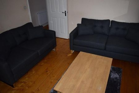 5 bedroom house to rent - Photo 2
