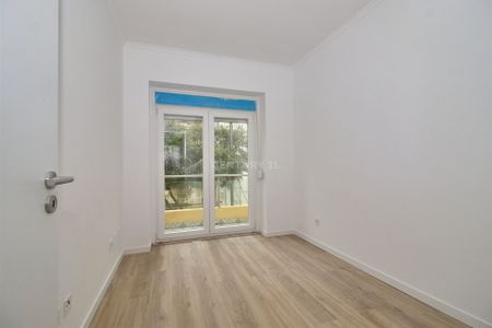 Apartamento T2 para Arrendar - 1200€/mês ou Arrendamento de Quartos a Avaliar - Perto do Palácio de Queluz - Photo 5