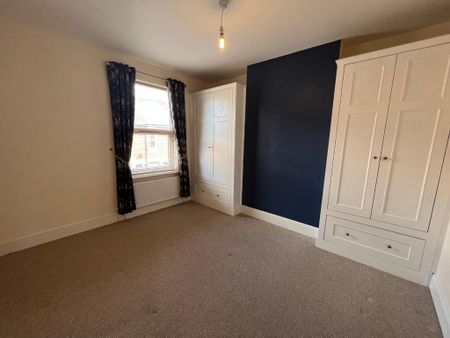 2 bedroom terraced house to rent - Photo 4