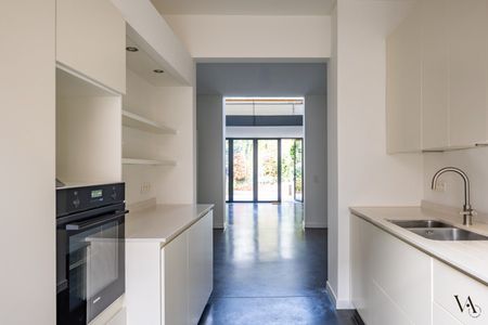 Gerenoveerde gezinswoning met tuin aan Park Michotte - Photo 3