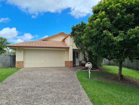 Spacious Three Bedroom Family Friendly Home Located in Mudgeeraba - Photo 5