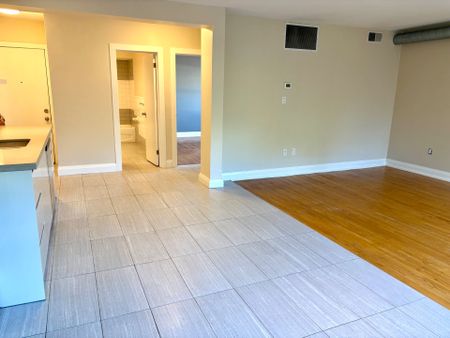 For Lease - 1207 Hurontario Street Unit# B, Mississauga, Ontario - Photo 2