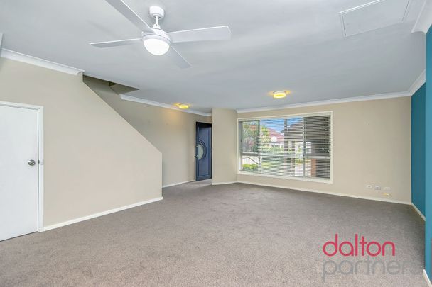 Three Bedroom Townhouse in Perfect Location! - Photo 1