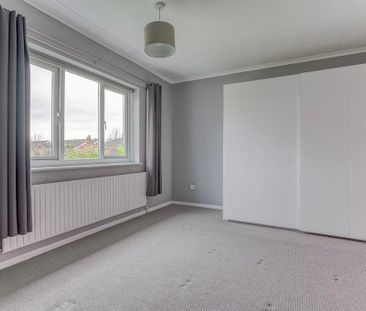 3 bedroom semi-detached bungalow to rent - Photo 6