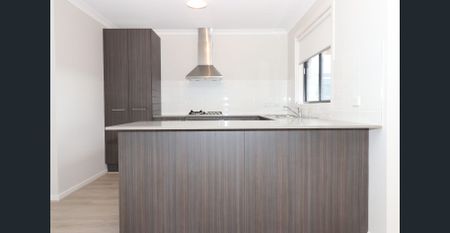 MODERN 3 BEDROOM HOME - Photo 4