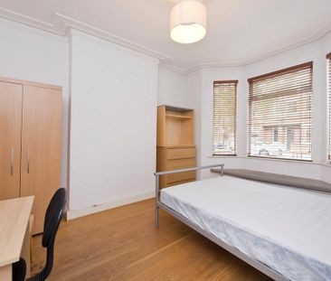4 bedroom house to rent - Photo 3