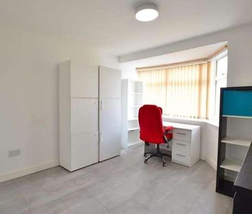 Slough, Berkshire, SL1 - Photo 4