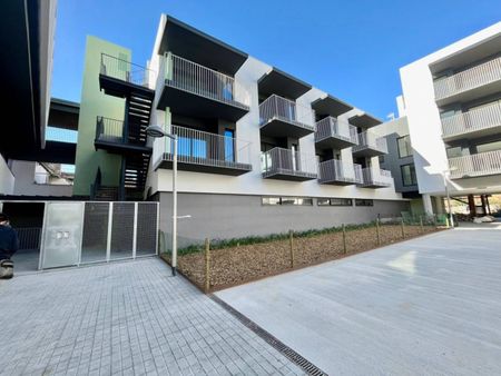 Piso de alquiler en Plaza Mª Mercè Marçal, Centre - Photo 5