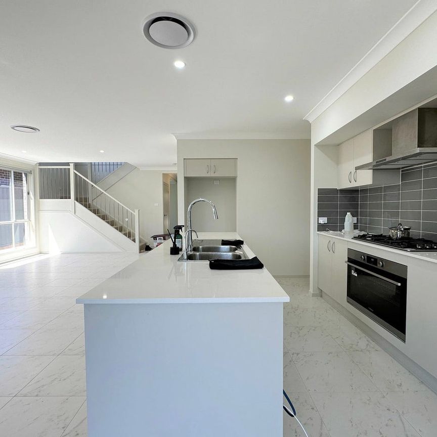 Sophisticated Family Living in a Prime Cul-de-Sac Location - Photo 1