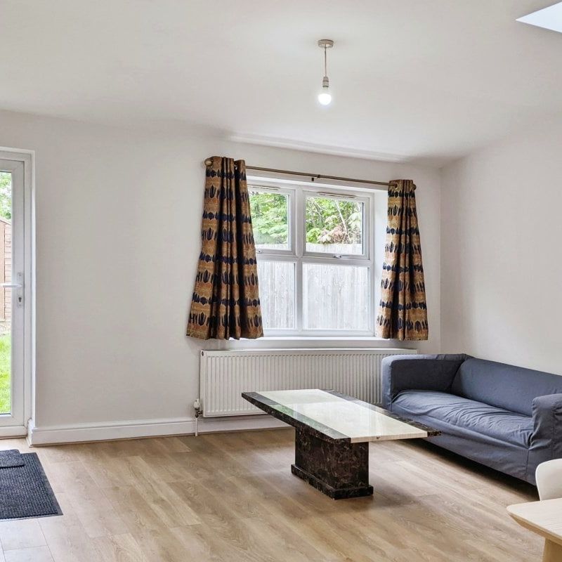 Pitcairn Road, Mitcham - Photo 1