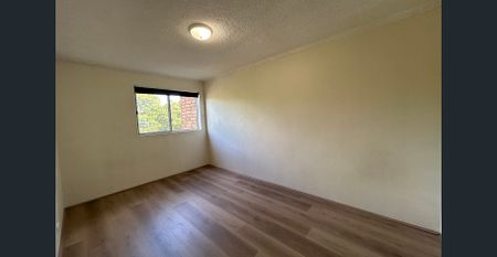 Convenient Location! - Photo 4