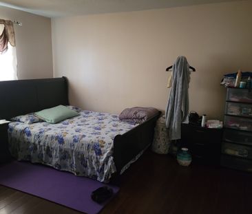 For Lease - 94 Leacrest Street, Brampton, Ontario - Photo 5