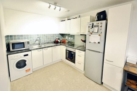 1 bedroom flat to rent - Photo 5
