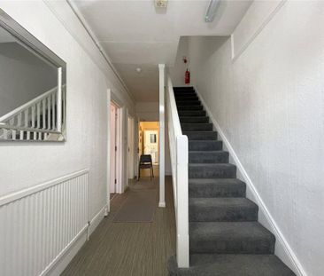 8 bedroom terraced house to rent - Photo 5