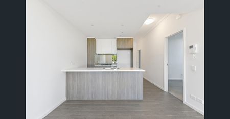 Light-Filled Two-Bedroom Apartment in Thornton Estate - Photo 3