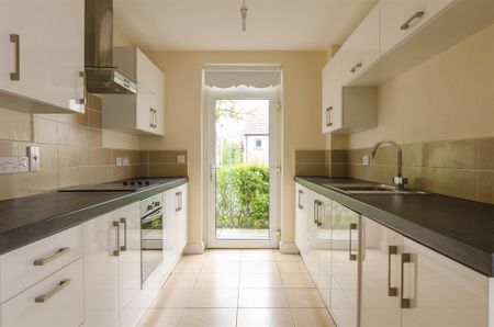 9 Woodbrook Green, LISBURN, BT28 2ZJ - Photo 5