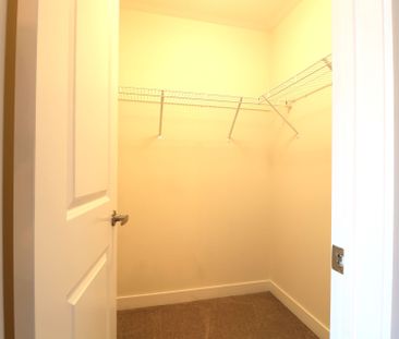 For Lease - 2644 Castlegate Crossing, Pickering, Ontario - Photo 3